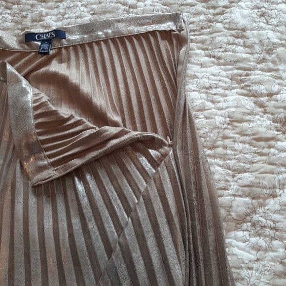 CHAPS Shiny Gold Metallic Flowy Pleated Accordion Fold Midi Skirt - Size Medium - Picture 9 of 12